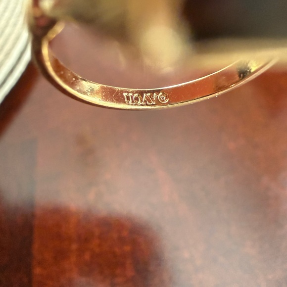 Vintage Stamped Avon Ring Size 6.75 - Picture 3 of 4